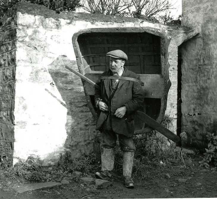 Taf coracle and coracler